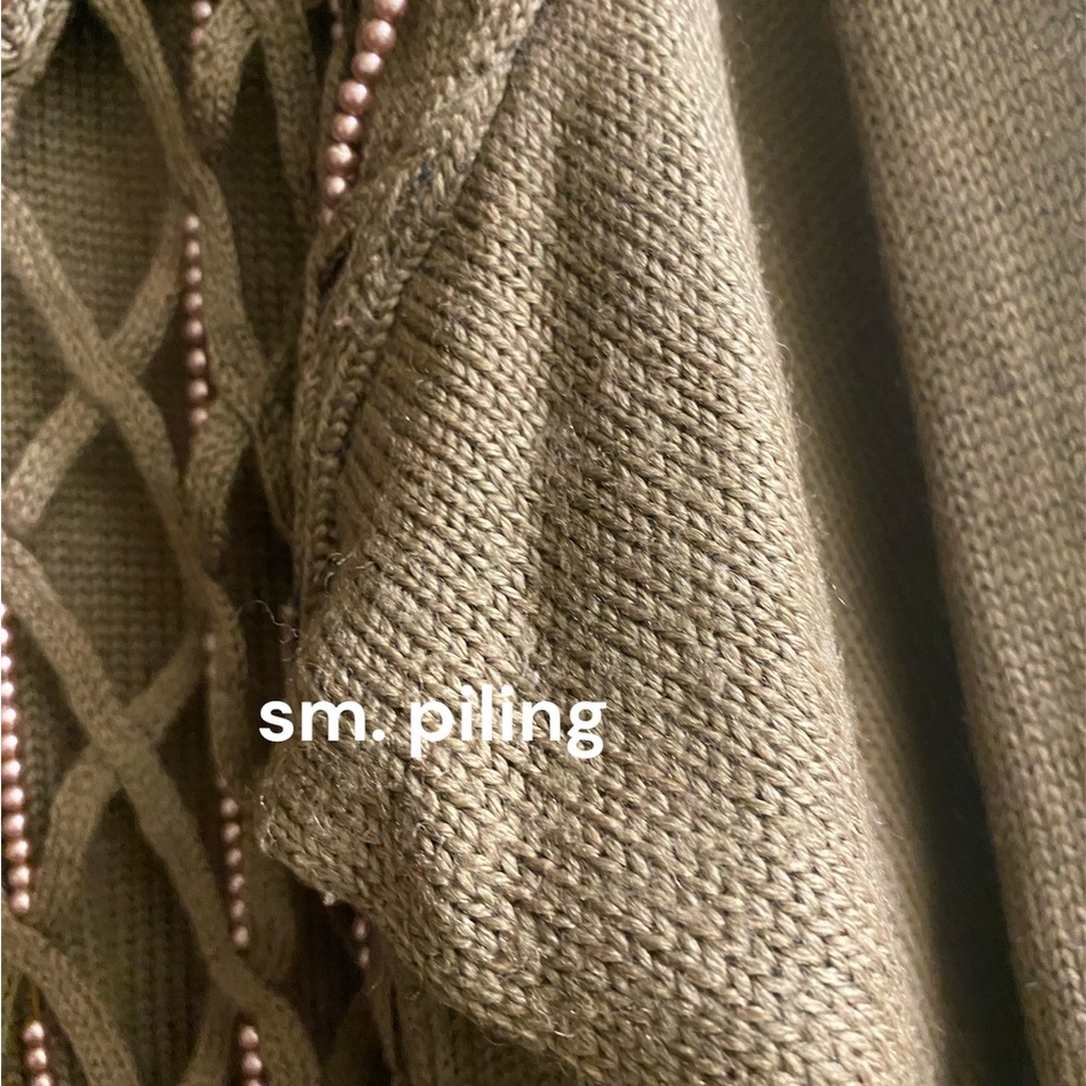 Brown Crochet Knit Top
W/Beading
*GUC
*worn once in the house
#N061 - Picture 10 of 11